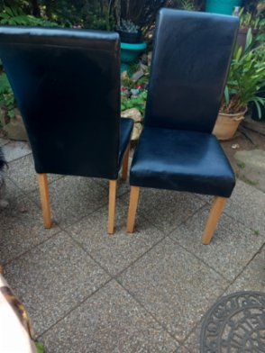 Kuchyňské černé kožené židle