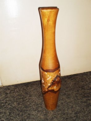 Dřevěná váza vysoká