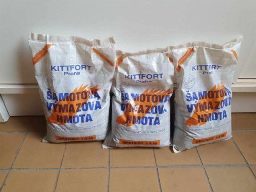 Šamotová hmota na komíny/krby/atd. 4,5kg